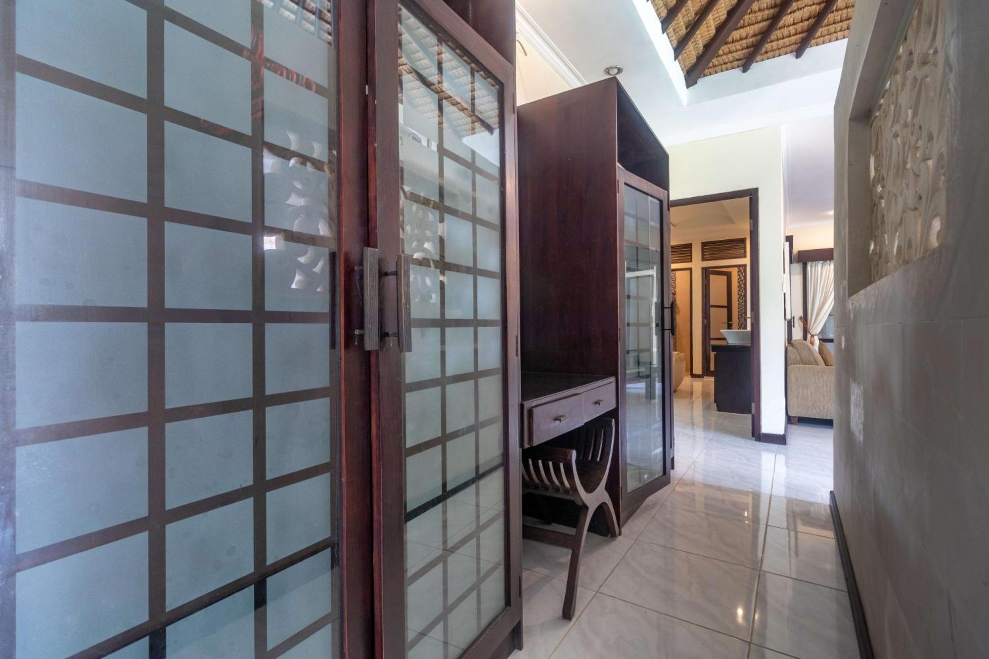 Aleesha Villas And Suites Sanur Exterior foto